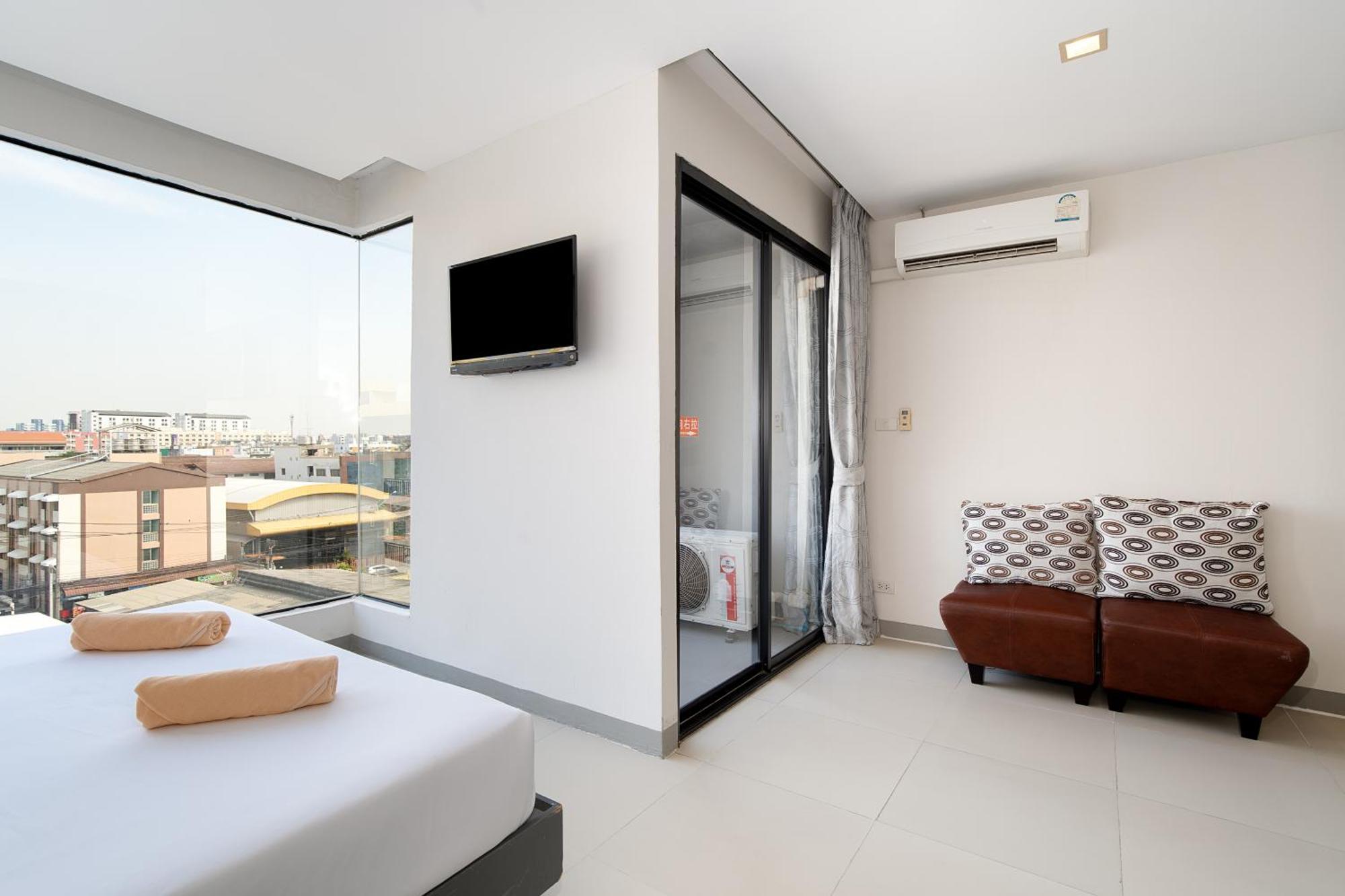 Leenova Hotel Bangkok Ngoại thất bức ảnh